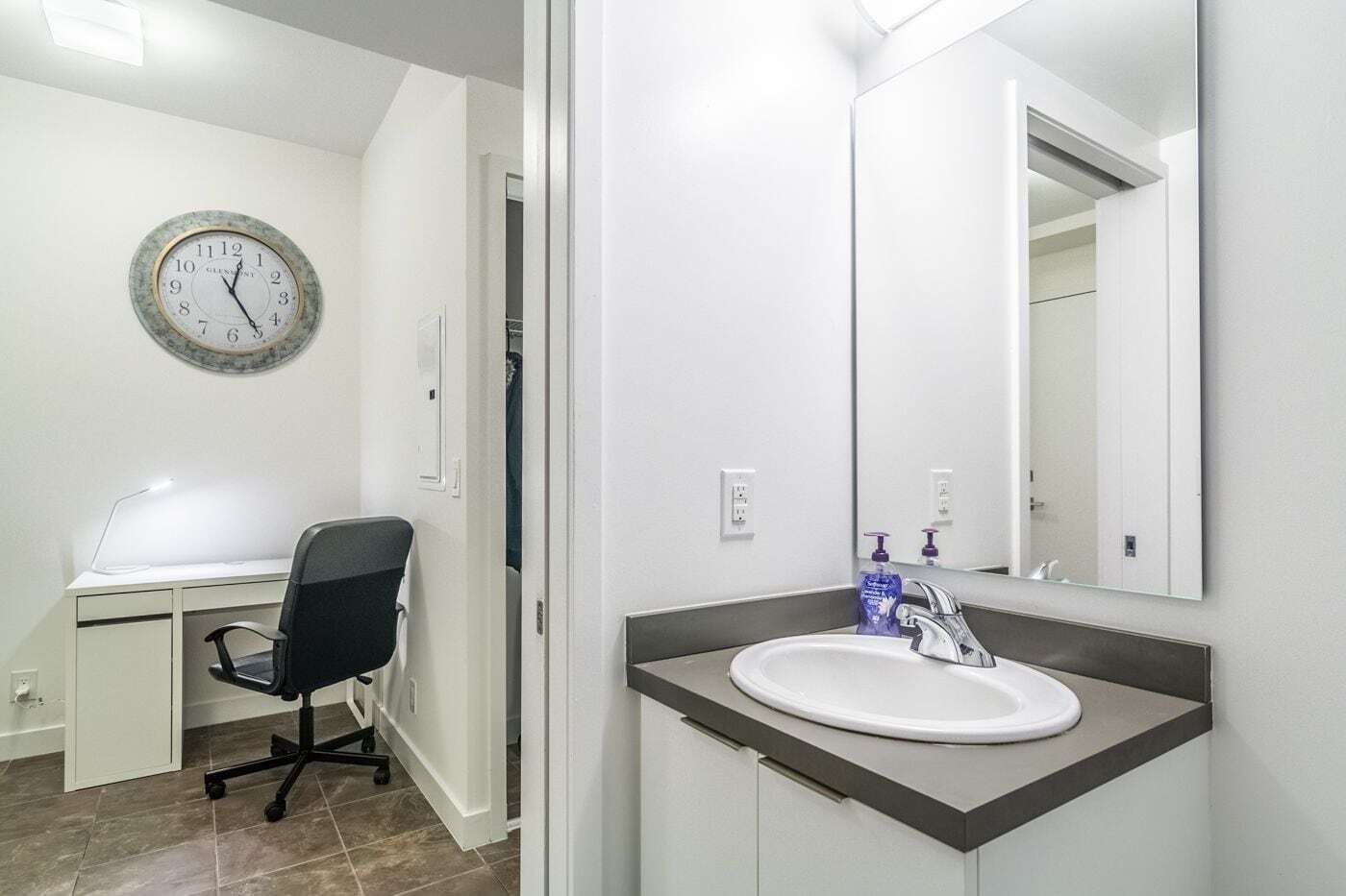 Aoc Suites - Two Bedroom Condo - City/Cn Tower View 토론토 외부 사진