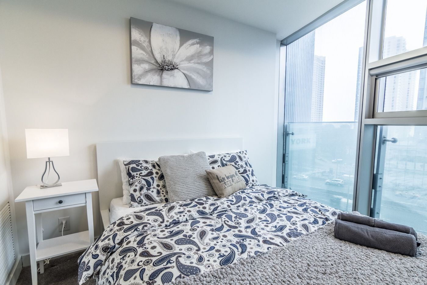 Aoc Suites - Two Bedroom Condo - City/Cn Tower View 토론토 외부 사진