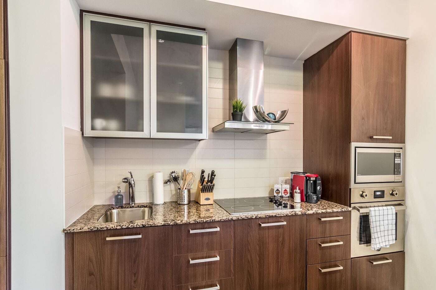 Aoc Suites - Two Bedroom Condo - City/Cn Tower View 토론토 외부 사진