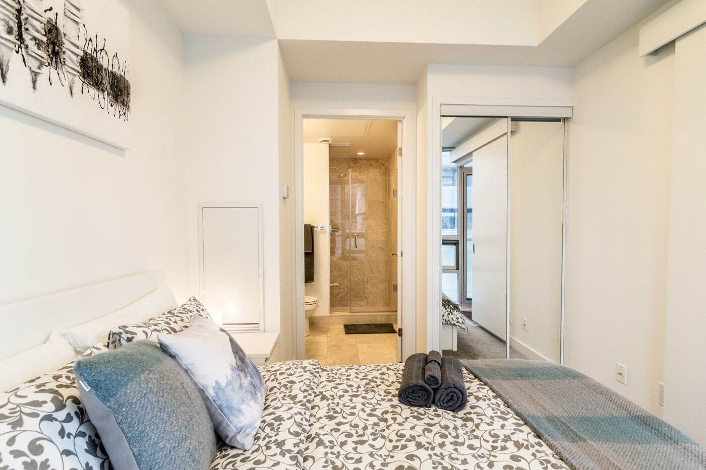 Aoc Suites - Two Bedroom Condo - City/Cn Tower View 토론토 외부 사진