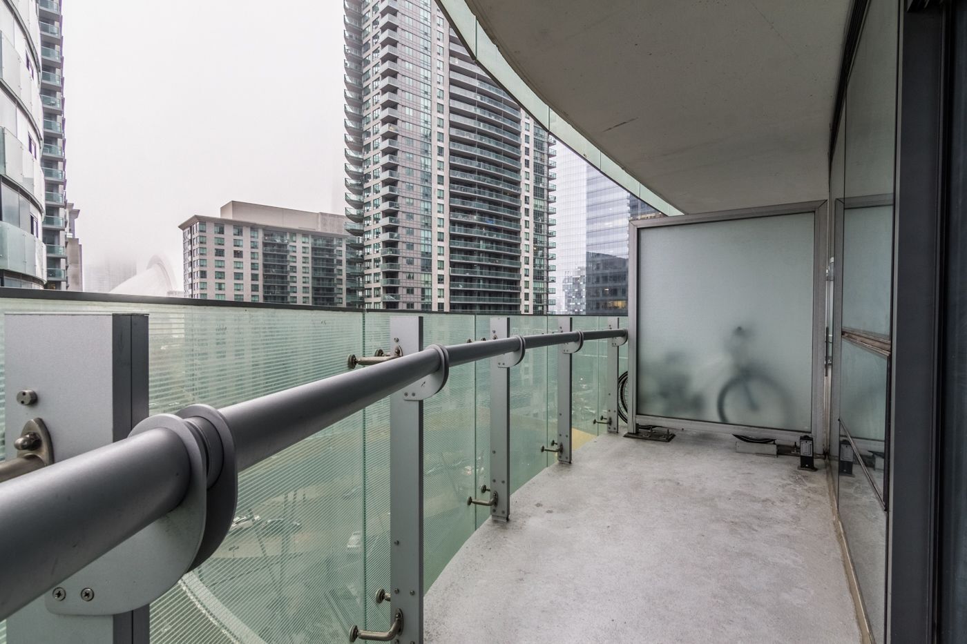 Aoc Suites - Two Bedroom Condo - City/Cn Tower View 토론토 외부 사진